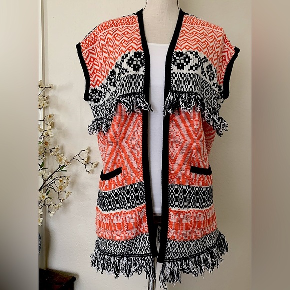 LUCKY Fringe Jacquard Sweater Vest - Picture 2 of 13